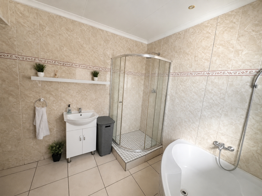 3 Bedroom Property for Sale in Tlhabane West North West